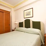 Tourist فندق