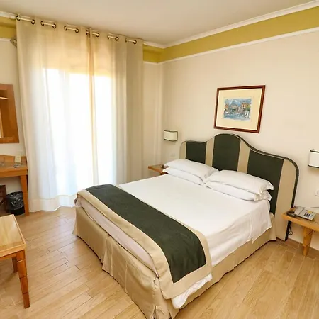 Tourist Ξενοδοχείο 3*