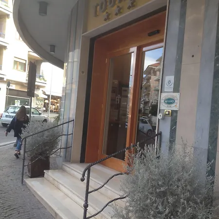 Ξενοδοχείο Tourist 3*