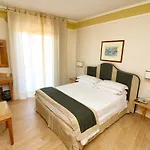 Tourist Hotell 3*