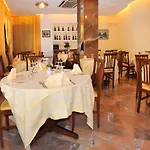 Tourist Hotell 3*