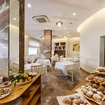 Tourist Hotell 3*
