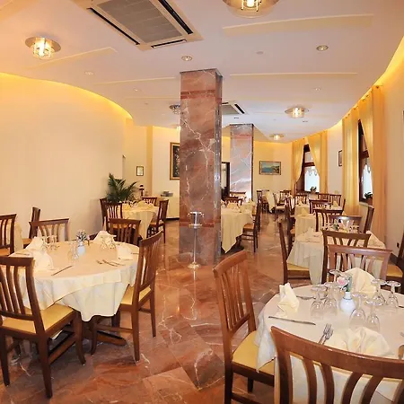 Tourist Hotel