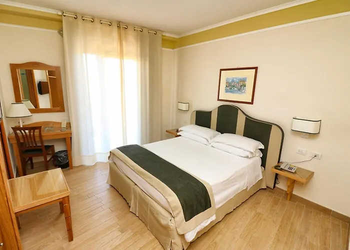 Tourist Ξενοδοχείο 3*